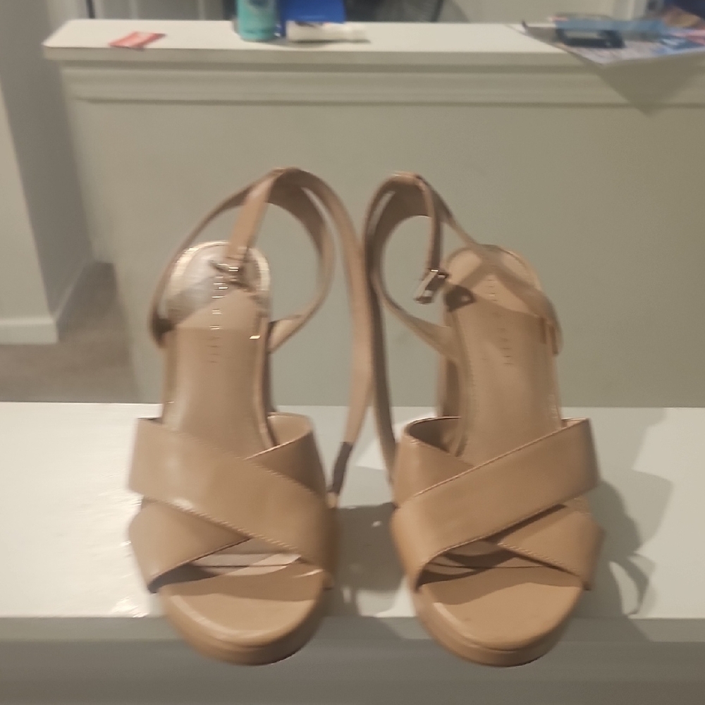 Elegant Tan Women's Sandals